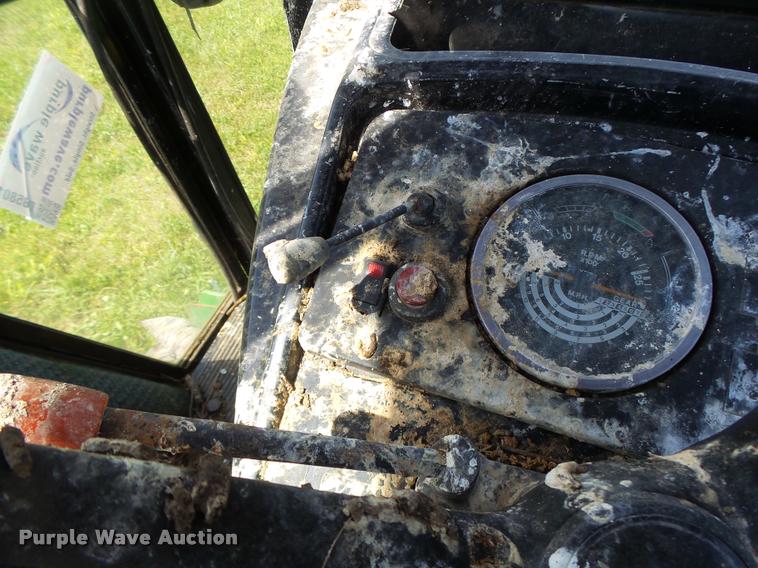 image for item DB5801 John Deere 3040 tractor