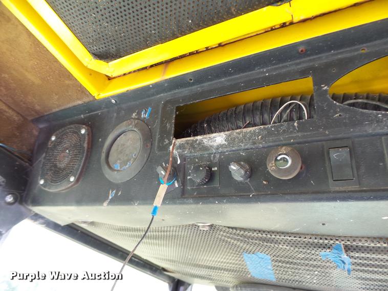 image for item DB5801 John Deere 3040 tractor