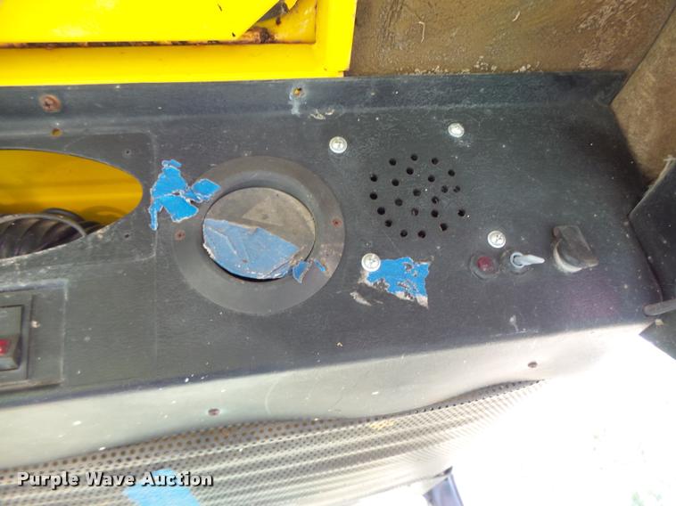 image for item DB5801 John Deere 3040 tractor