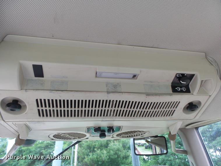 image for item DB7498 2007 John Deere 6415 MFWD tractor