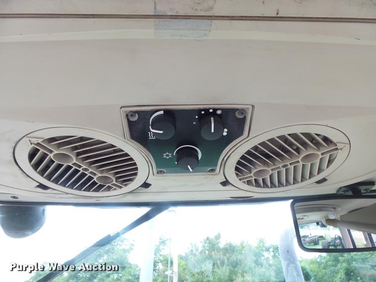 image for item DB7498 2007 John Deere 6415 MFWD tractor