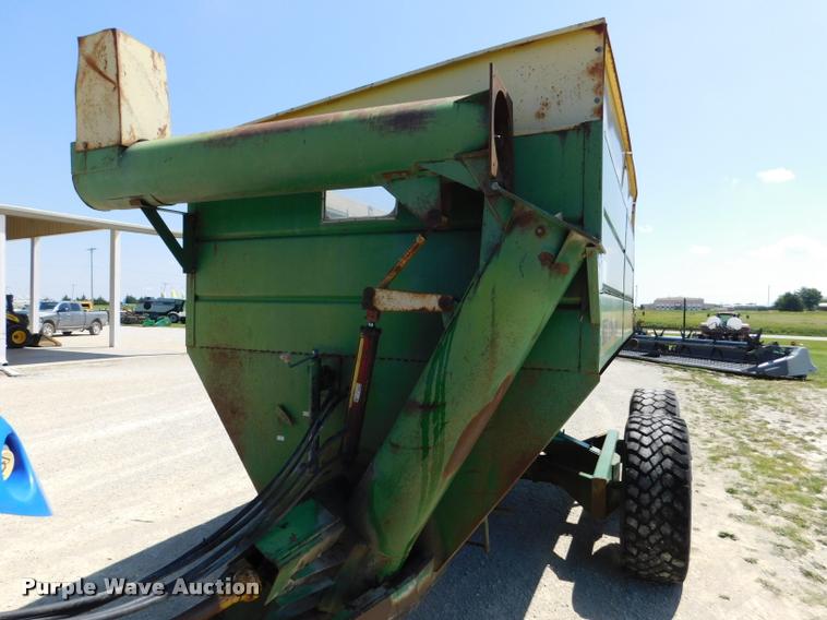 image for item DB9400 Brent Grain Train 600A grain cart