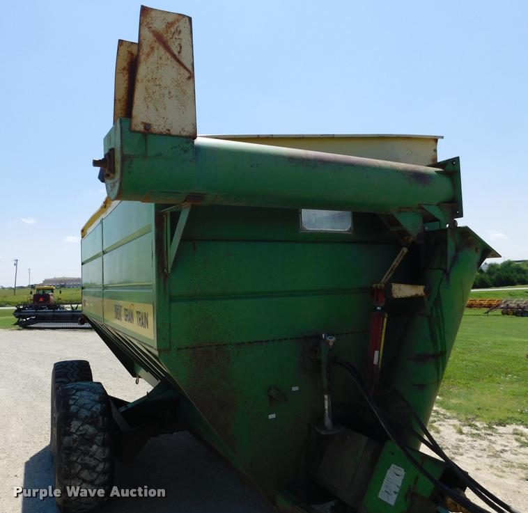 image for item DB9400 Brent Grain Train 600A grain cart