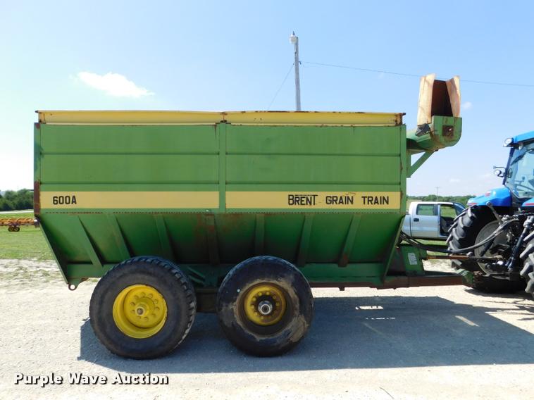 image for item DB9400 Brent Grain Train 600A grain cart