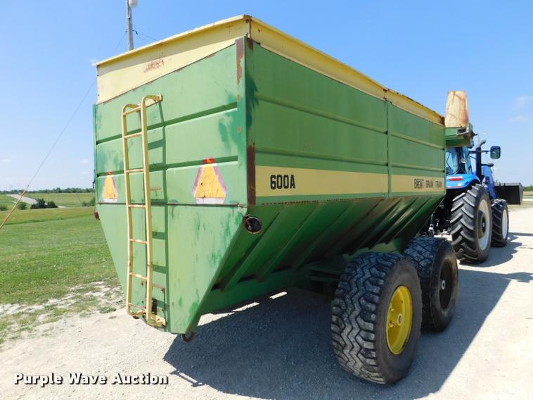 image for item DB9400 Brent Grain Train 600A grain cart