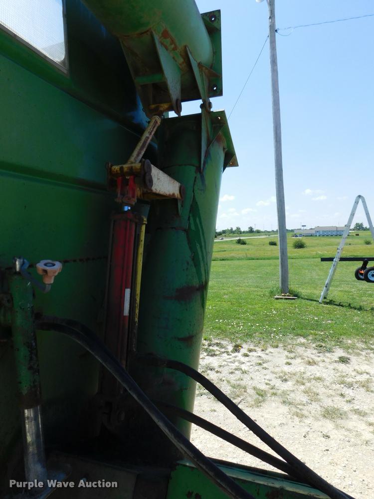 image for item DB9400 Brent Grain Train 600A grain cart