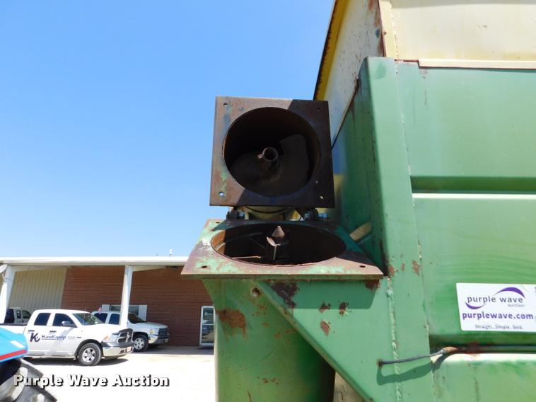 image for item DB9400 Brent Grain Train 600A grain cart