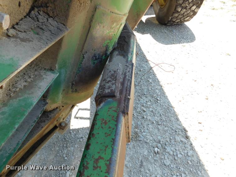 image for item DB9400 Brent Grain Train 600A grain cart