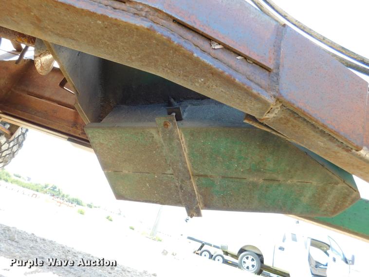 image for item DB9400 Brent Grain Train 600A grain cart