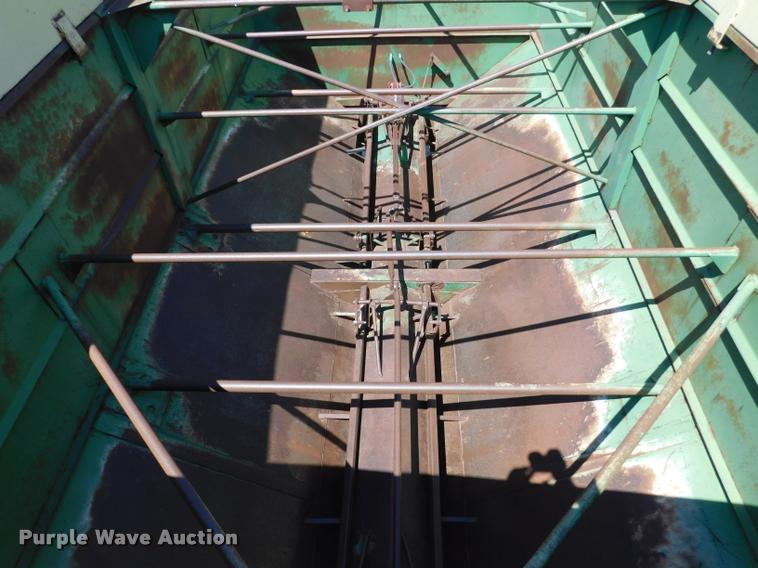 image for item DB9400 Brent Grain Train 600A grain cart