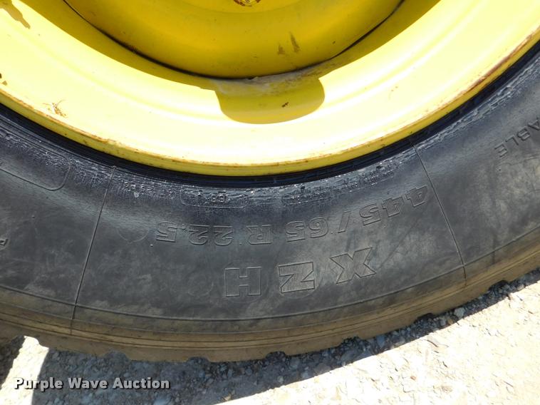 image for item DB9400 Brent Grain Train 600A grain cart