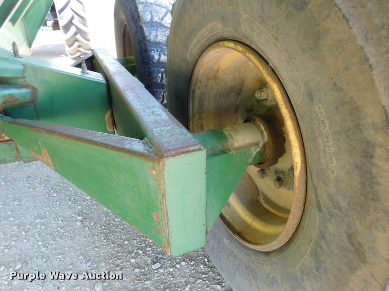 image for item DB9400 Brent Grain Train 600A grain cart