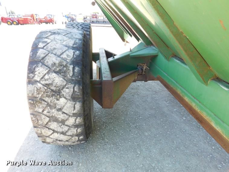 image for item DB9400 Brent Grain Train 600A grain cart