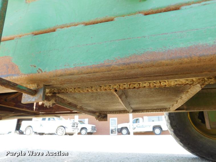 image for item DB9400 Brent Grain Train 600A grain cart