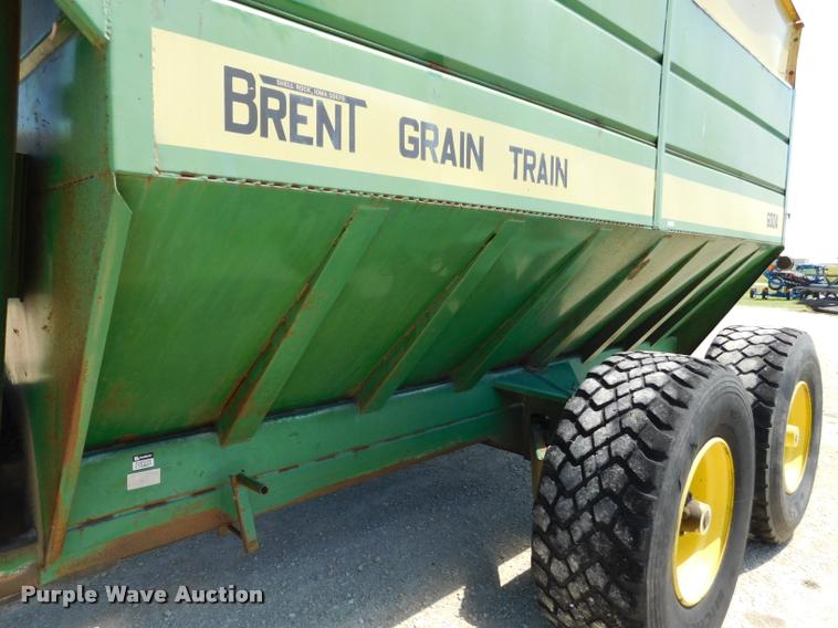 image for item DB9400 Brent Grain Train 600A grain cart