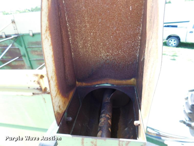 image for item DB9400 Brent Grain Train 600A grain cart