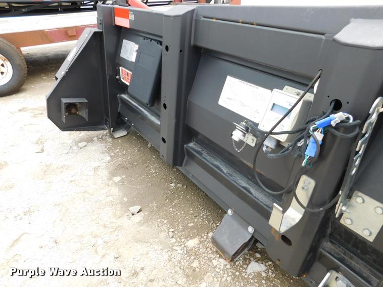 image for item DB9404 2010 Drago N8 Series I corn head