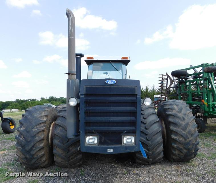 image for item DB9405 1990 Ford 946 Versatile 4WD tractor
