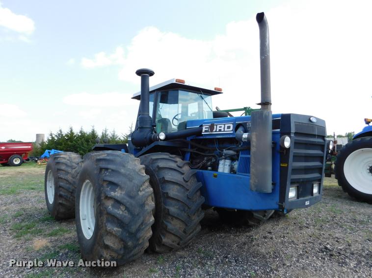 image for item DB9405 1990 Ford 946 Versatile 4WD tractor