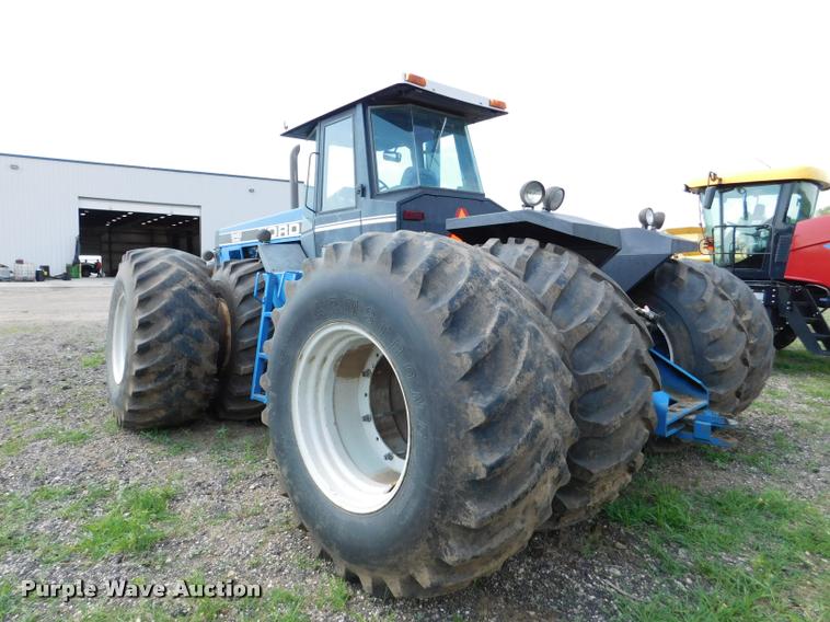 image for item DB9405 1990 Ford 946 Versatile 4WD tractor