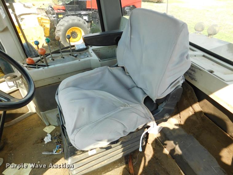 image for item DB9405 1990 Ford 946 Versatile 4WD tractor