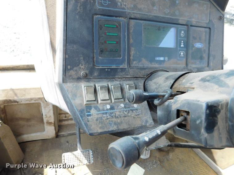 image for item DB9405 1990 Ford 946 Versatile 4WD tractor