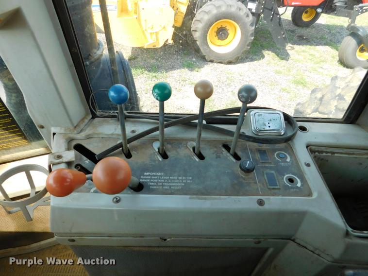 image for item DB9405 1990 Ford 946 Versatile 4WD tractor