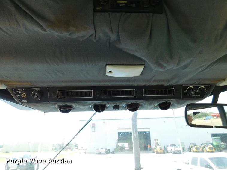 image for item DB9405 1990 Ford 946 Versatile 4WD tractor