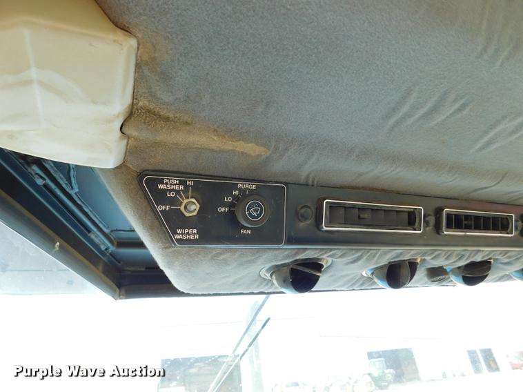 image for item DB9405 1990 Ford 946 Versatile 4WD tractor