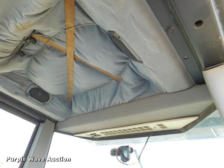 image for item DB9405 1990 Ford 946 Versatile 4WD tractor