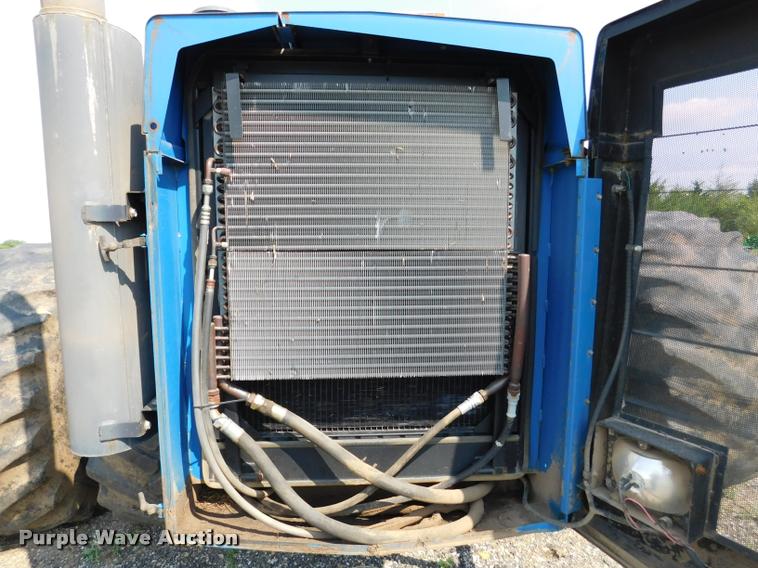 image for item DB9405 1990 Ford 946 Versatile 4WD tractor