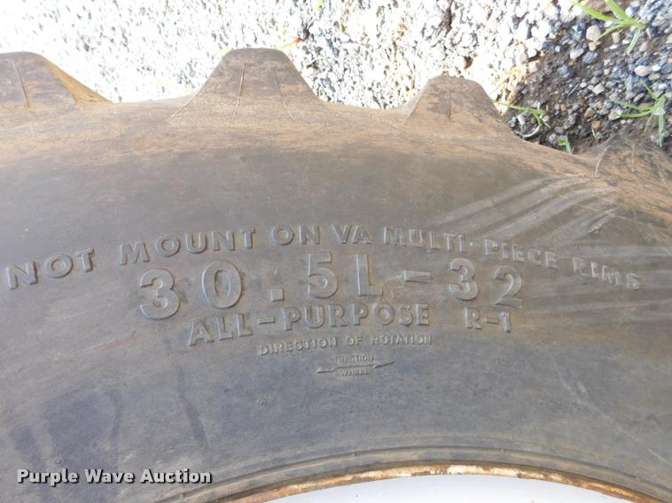 image for item DB9405 1990 Ford 946 Versatile 4WD tractor