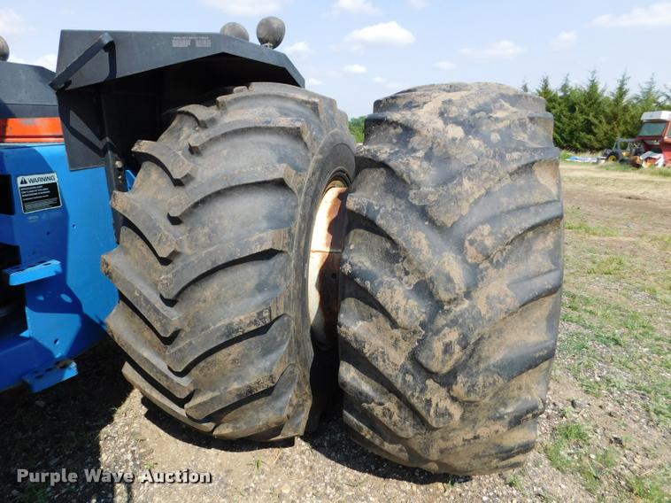 image for item DB9405 1990 Ford 946 Versatile 4WD tractor