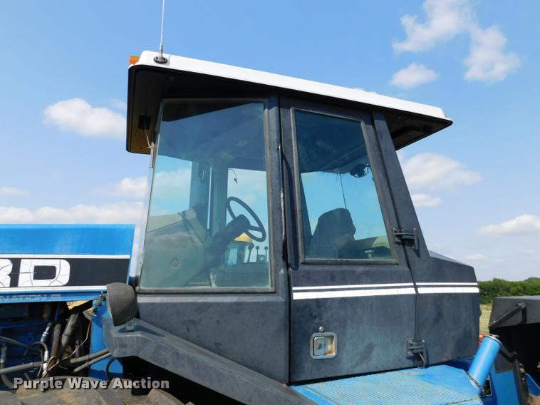 image for item DB9405 1990 Ford 946 Versatile 4WD tractor