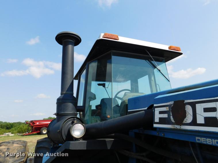 image for item DB9405 1990 Ford 946 Versatile 4WD tractor