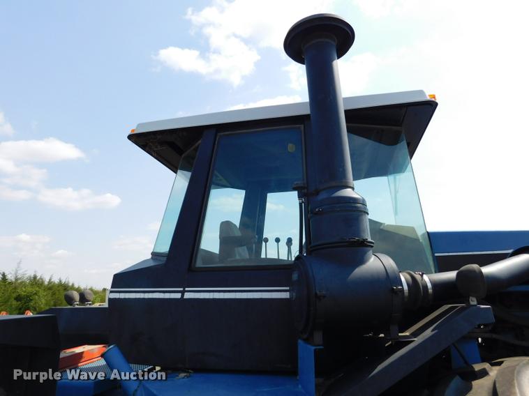 image for item DB9405 1990 Ford 946 Versatile 4WD tractor