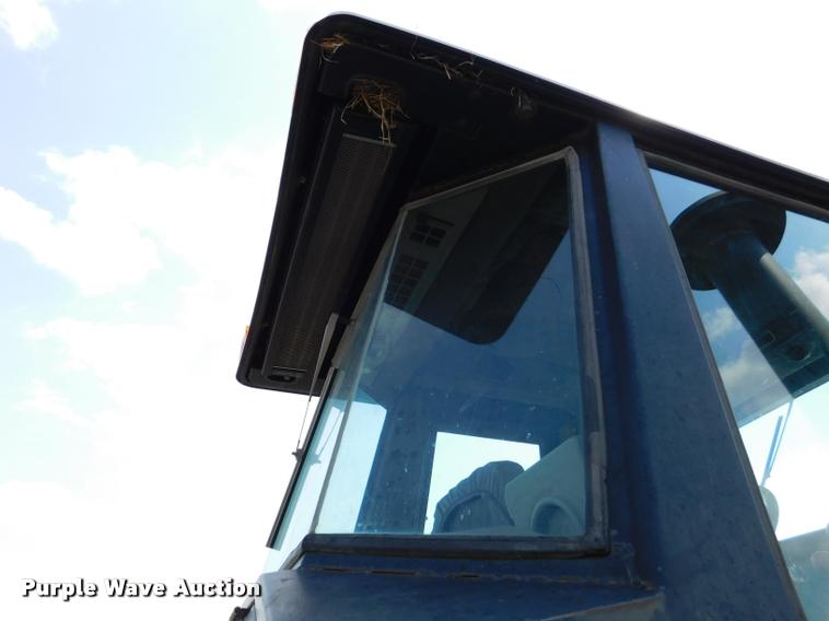 image for item DB9405 1990 Ford 946 Versatile 4WD tractor