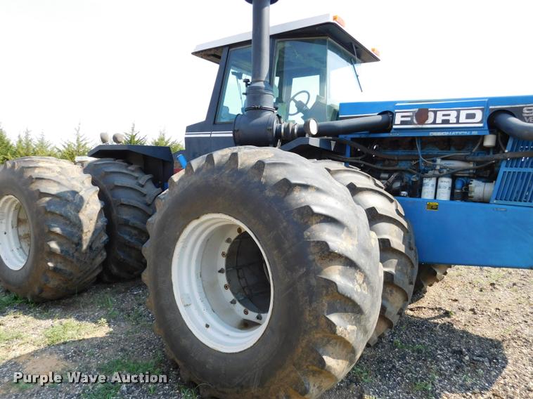 image for item DB9405 1990 Ford 946 Versatile 4WD tractor