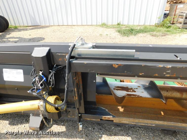 image for item DB9406 2010 Drago N8 corn head