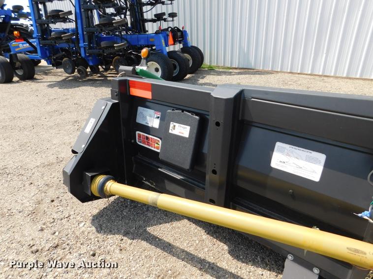 image for item DB9406 2010 Drago N8 corn head