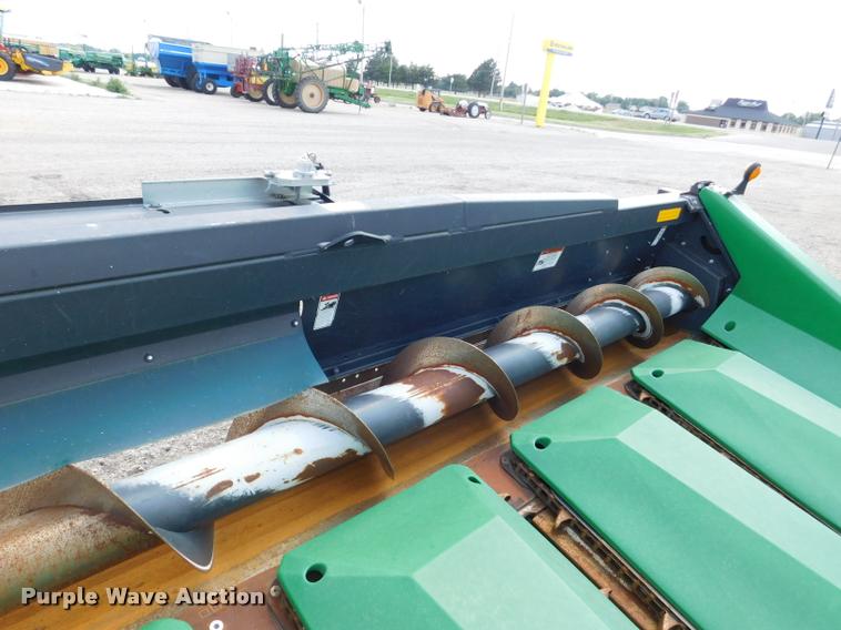 image for item DB9406 2010 Drago N8 corn head