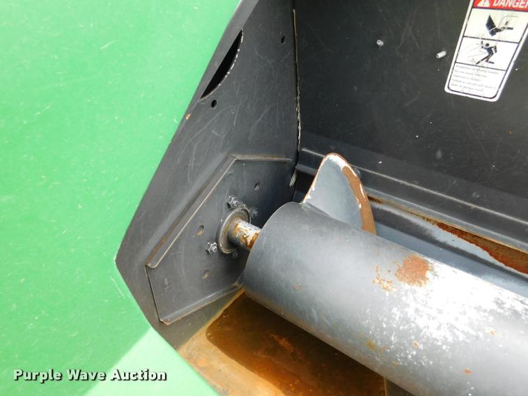 image for item DB9406 2010 Drago N8 corn head