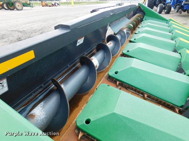 image for item DB9406 2010 Drago N8 corn head