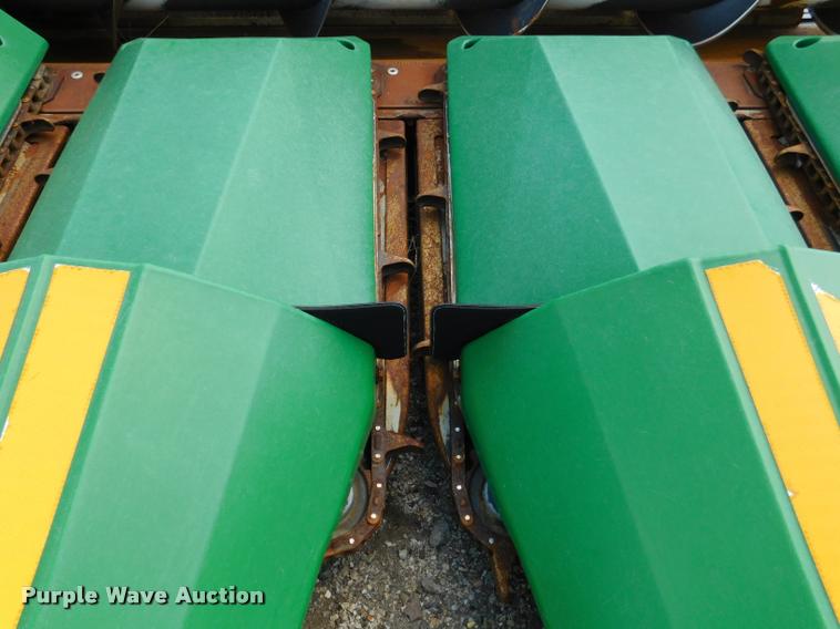 image for item DB9406 2010 Drago N8 corn head