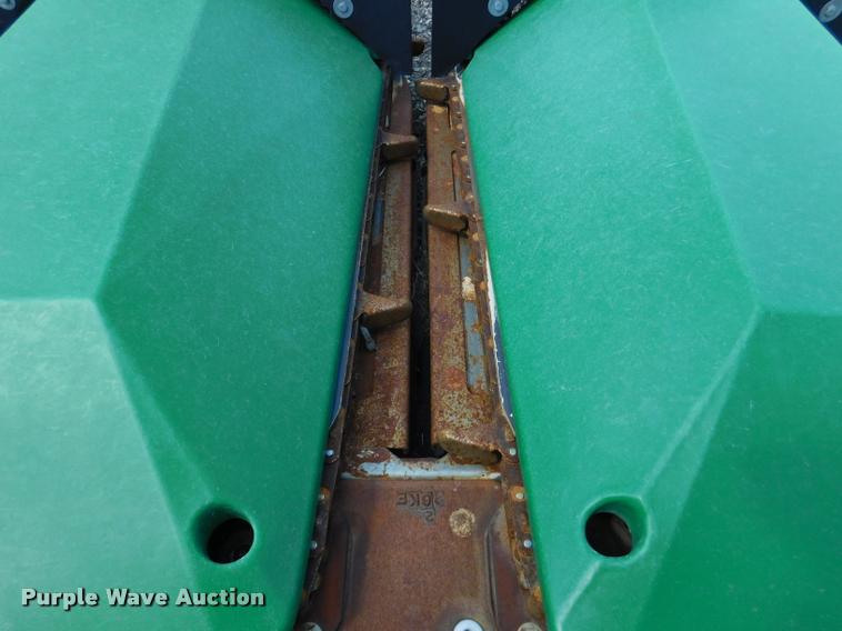 image for item DB9406 2010 Drago N8 corn head