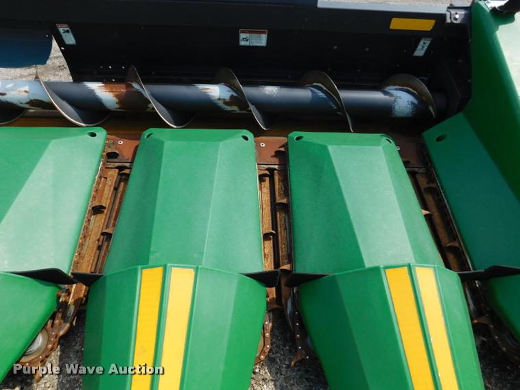 image for item DB9406 2010 Drago N8 corn head