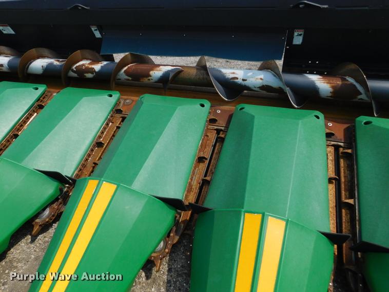 image for item DB9406 2010 Drago N8 corn head