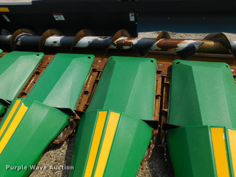 image for item DB9406 2010 Drago N8 corn head