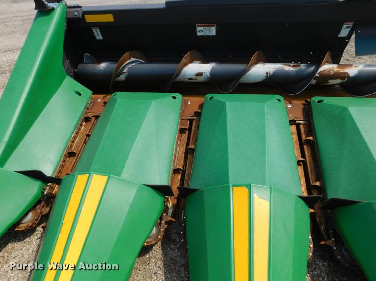 image for item DB9406 2010 Drago N8 corn head