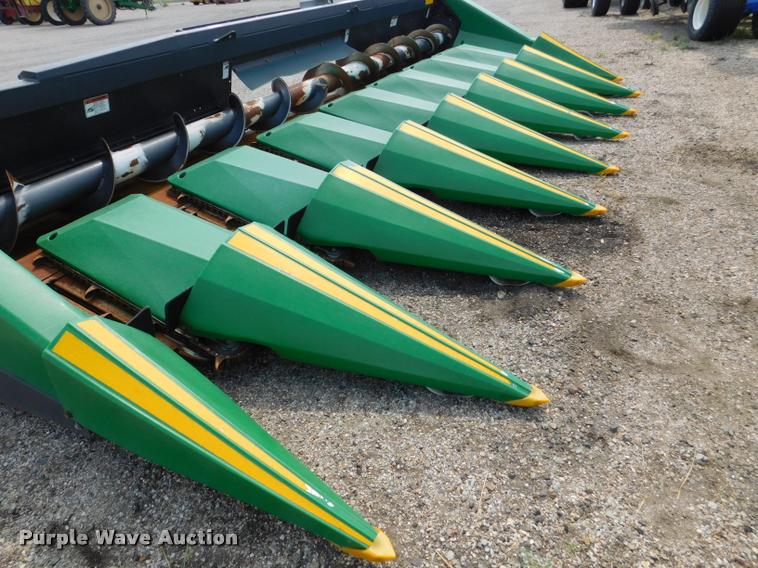 image for item DB9406 2010 Drago N8 corn head